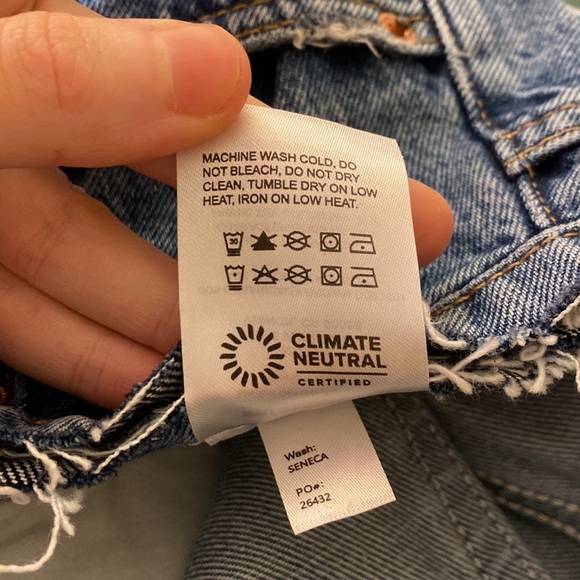 NWT Reformation Mariah Cut Off Waistband Straight Jeans size 29 but fits a 27 - Picture 15 of 17